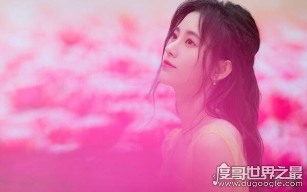 4000年一遇的美女，鞠婧祎出道前比赛照片揭秘(外貌形同路人)