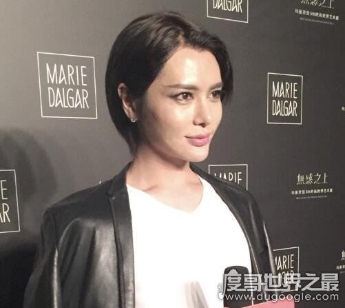 时诗个人资料简介,是一位超级美艳漂亮的男模特、演员