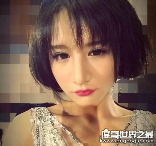 时诗个人资料简介,是一位超级美艳漂亮的男模特、演员