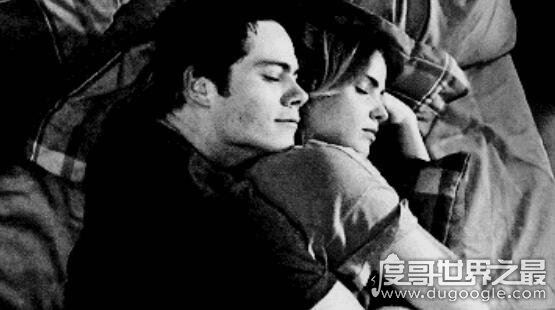 男女侧入体位姿势图解,最适合孕妇的一种姿势(简单易学)