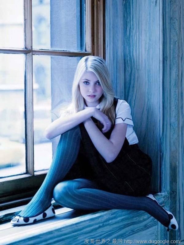 漂亮鲁莽的美国姑娘泰勒·摩森，Taylor Momsen是好莱坞最性感的歌手