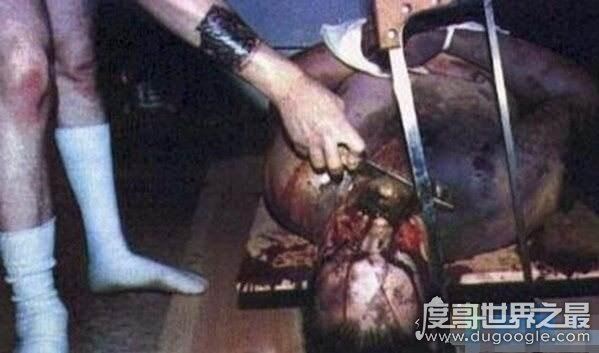 令人发指的hellokitty藏尸案，将头颅煮熟藏于玩偶