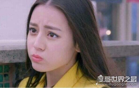 迪丽热巴图片大全可爱，超级卖萌照让人一看就爱上了