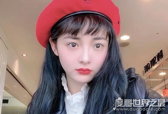 周洁琼否认恋情,但是多处细节被扒(接机车辆乃王思聪同款)