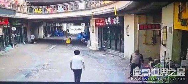 苏州商业街爆炸,致两名男子受伤(相邻两店铺也被炸毁)
