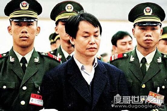 香港三大贼王死了两个,最后一个季炳雄还在监狱没出来