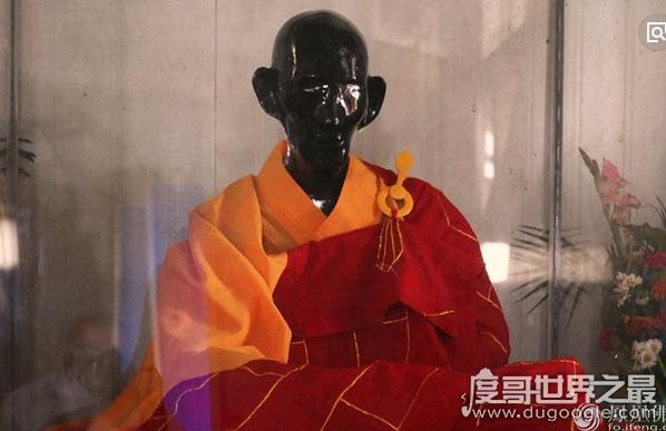 揭秘九华山肉身菩萨不腐真相，坐缸三年后不腐塑金身成“肉身佛”