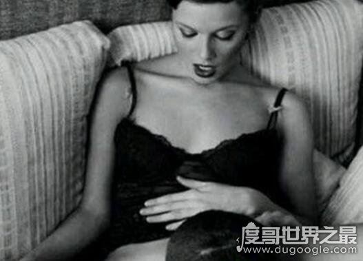 意大利艳星艾柏巴丽蒂代表作,情迷女性欲望苏醒