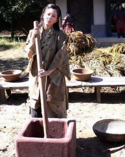 戚夫人人彘图片重口味,剁掉四肢被扔进厕所等死