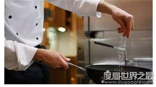 味精是哪国人发明的,日本的池田菊苗(由海带汤受到启发研制的)