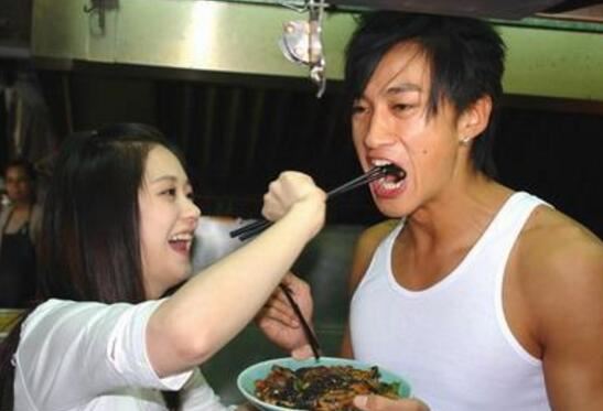 张娜拉的老公何润东婚纱照,被封杀后无人敢娶