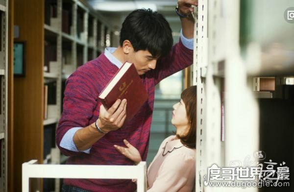 最萌身高差电影，烂俗的校园爱情喜剧(豆瓣评分3.7)