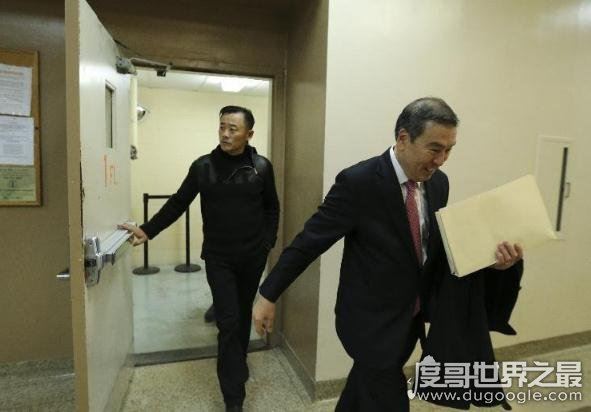 唐爽和周立波什么关系，周立波美国被捕时唐爽坐在其副驾驶