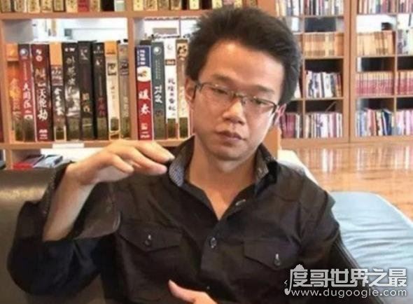 唐爽和周立波什么关系，周立波美国被捕时唐爽坐在其副驾驶