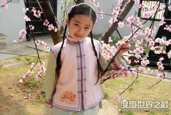 少年芈月的扮演者柴蔚，00后童星私下打扮成熟惹争议