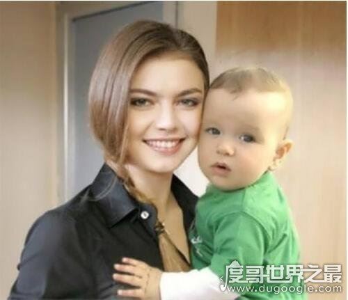 阿丽娜·卡巴耶娃的孩子是谁的?普京直接否认是其私生子