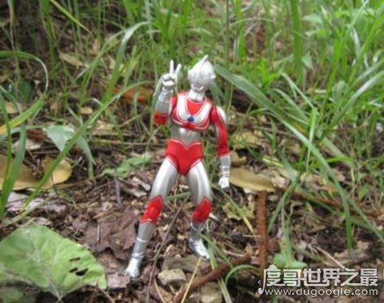 13年很火的野生奥特曼，丛林惊现野生奥特曼(PS恶搞)