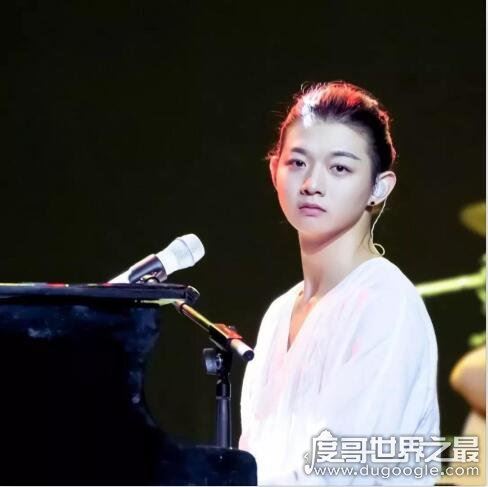 霍尊的父亲是谁?大名鼎鼎的歌唱家火风(歌曲曾火遍大江南北)