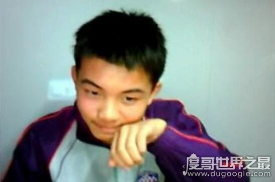 斗鱼三骚四婊死妈二人组是谁，斗鱼奇葩门面担当