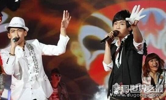 苏醒打人事件详情，托奶哥李炜晒苏醒女朋友床照