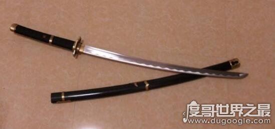 海贼王索隆的三把刀叫什么，创造出最强招式九刀流