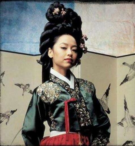 朝鲜妖女金介屎,乱伦通奸霍乱后宫(最后被腰斩)