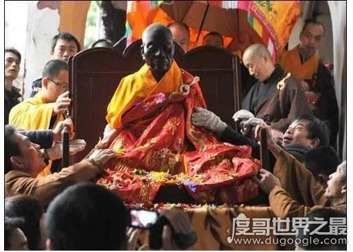 六祖慧能肉身千年不腐之谜，其实他就是一个中国版的木乃伊