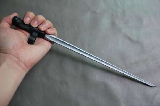 世界上最毒的刺刀，中国56式三棱军刺刀(被营销误传)