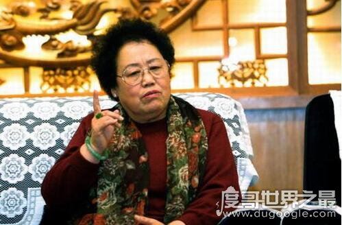 女富豪陈丽华前夫叫王友发，因婚内出轨导致两人离婚