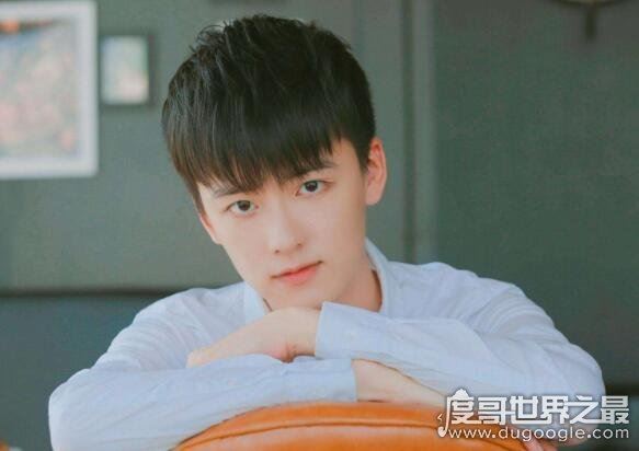 快乐星球艾克扮演者牛东文,被前SNH48成员王璐曝骗财骗色还打人