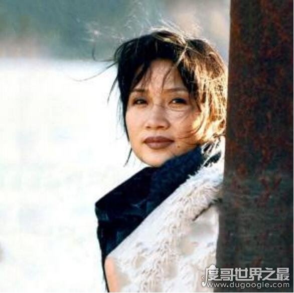 歌手李娜为什么出家?一本佛经《大明咒》令她看破俗世