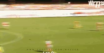 足坛史上的世界十大乌龙球，看了让人满脸懵逼(爆笑现场)