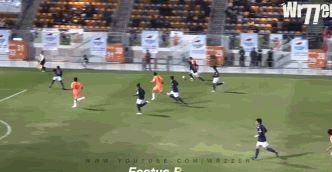 足坛史上的世界十大乌龙球，看了让人满脸懵逼(爆笑现场)