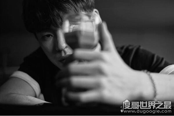 我曾把完整的镜子打碎是什么歌，隔壁老樊原创歌曲《我曾》