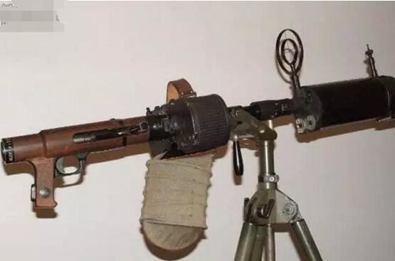 世界十大异形枪，匕首枪称霸榜首(又能劈砍又能射击)