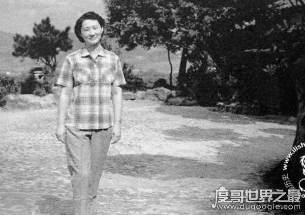 张学良与赵四小姐旷世恋情,无名无分陪伴70余年(一生挚爱)