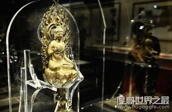 关于雷峰塔的传说故事，塔下千年地宫藏有珍贵宝藏