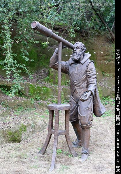 世界上第一台望远镜，发明于1694年的伽利略望远镜（观测月球）