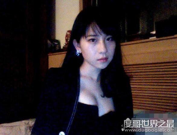 反讽纽约留学女的王意扬，成功走向了醉鹅娘(天生玩转自媒体)