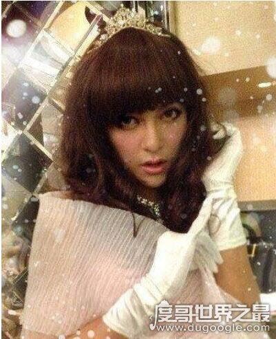飞轮海全员女装上热搜，炎亚纶女装最美(汪东城最骚气)
