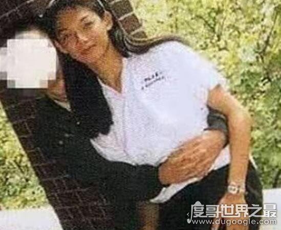 飞轮海全员女装上热搜，炎亚纶女装最美(汪东城最骚气)