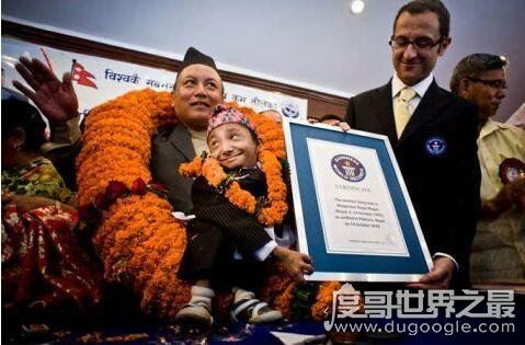 尼泊尔世界最矮的人去世享年28岁，生前身高仅67.08厘米