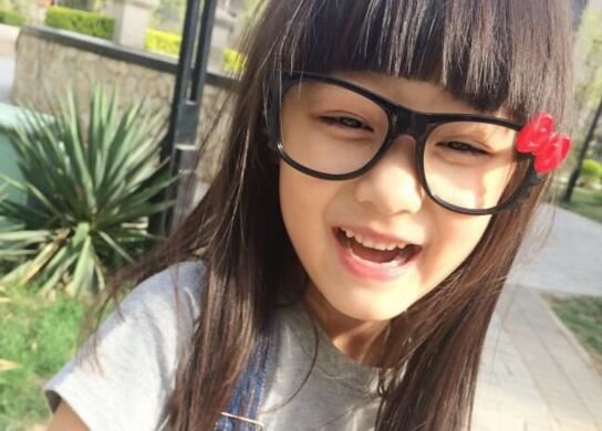 纪姿含父母是谁,三岁演戏家庭背景资料曝光