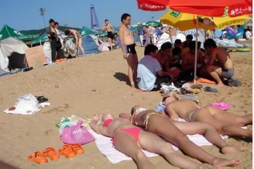 全球十大天体海滩，只有脱光光才让进(香艳照欣赏)