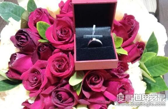 结婚十年是什么婚，是锡婚(比喻十年的婚姻如锡一般坚固)