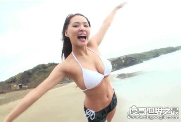 中国台湾第一美胸女神，熊熊卓毓彤(甜美性感写真集)