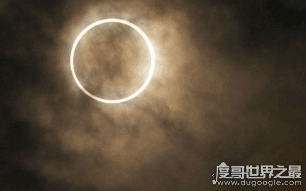 日食发生在什么时候，大多为朔日（月亮运行到太阳与地球之间）