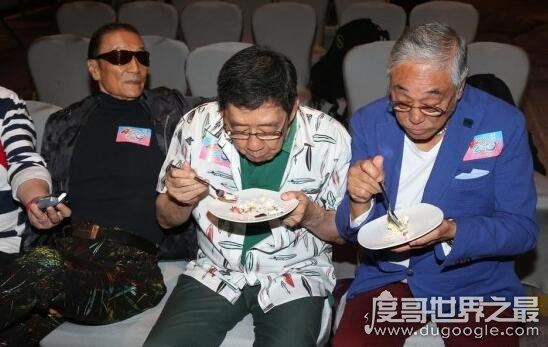 谢贤打曾江破口大骂，谢贤当众掌掴曾江的原因