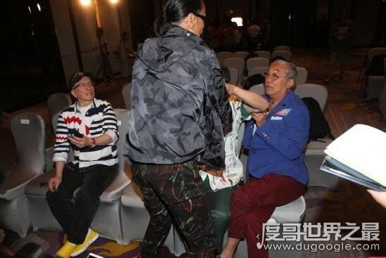 谢贤打曾江破口大骂，谢贤当众掌掴曾江的原因