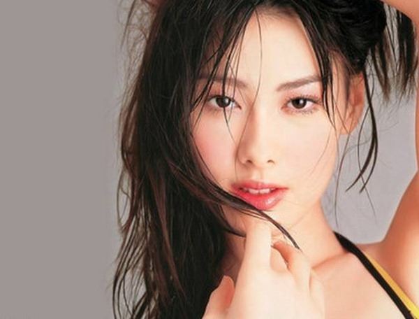 中国10大高颜值混血女星排名，李嘉欣中葡混血最漂亮